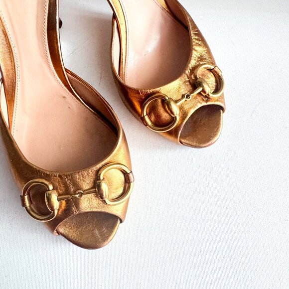 Vintage Gucci Metallic Bronze Gold Horsebit Detail Peep Toe Heels 37 - Picture 1 of 10